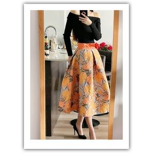 🌺 Floral Embroidered Midi Skirt